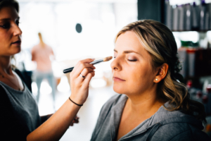 Hochzeitsfotograf Kassel Spiekershausen Fuldagarten Inka Englisch 2018 freie Trauung Reportage Vorbereitungen Getting Ready