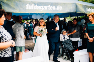 Hochzeitsfotograf Kassel Spiekershausen Fuldagarten Inka Englisch 2018 freie Trauung Reportage