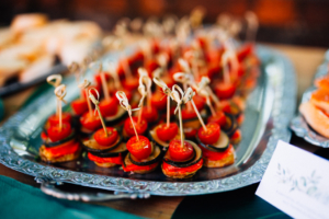 Wenn das Herz JA sagt ... Hochzeit im Kloster Chorin Hochzeitsfotograf Kassel Inka Englisch Photography Wedding Deko Hochzeitsreportage Berlin Landhof Liepe Sommer vegan