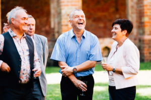 Wenn das Herz JA sagt ... Hochzeit im Kloster Chorin Hochzeitsfotograf Kassel Inka Englisch Photography Wedding Deko Hochzeitsreportage Berlin Landhof Liepe Sommer Trauung Sektempfang