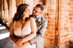 Wenn das Herz JA sagt ... Hochzeit im Kloster Chorin Hochzeitsfotograf Kassel Inka Englisch Photography Wedding Deko Hochzeitsreportage Berlin Landhof Liepe Sommer Trauung Portraits