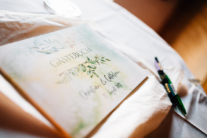 Wenn das Herz JA sagt ... Hochzeit im Kloster Chorin Hochzeitsfotograf Kassel Inka Englisch Photography Wedding Deko Hochzeitsreportage Berlin Landhof Liepe Sommer Deko