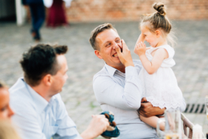 Wenn das Herz JA sagt ... Hochzeit im Kloster Chorin Hochzeitsfotograf Kassel Inka Englisch Photography Wedding Deko Hochzeitsreportage Berlin Landhof Liepe Sommer Portraits