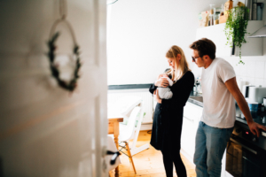 endlich zuhause ... Babyhomestory im Raum Kassel Baby Homestory Neugeborenenshoot Newborn zuhause 2020