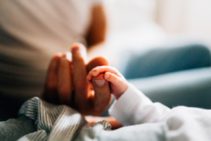 endlich zuhause ... Babyhomestory im Raum Kassel Baby Homestory Neugeborenenshoot Newborn zuhause 2020