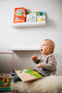 schon 1 Jahr alt ... Homestory in Kassel Kleinkind Shooting Kind Familie Inka Englisch Kassel Wald zuhause