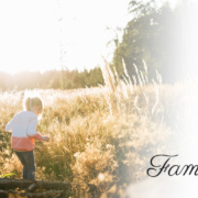 Komm mit mir ins Abenteuerland - Familienshoot bei Kassel Familienshooting Kindershooting Kinderfotograf Kassel Inka Englisch Homestory outdoor Sonnenuntergang Fotograf