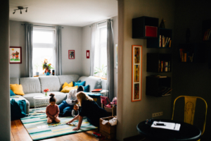 Leben, wovon Kinderwelten träumen Homestory Kassel Familienshooting Kassel Fotograf Kinder Inka Englisch Babyshooting Neugeborenenshooting Newbornshooting Babyfotograf zuhause Alpaka