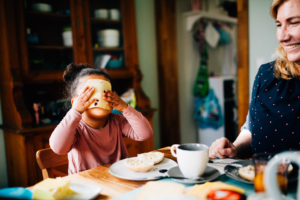 Leben, wovon Kinderwelten träumen Homestory Kassel Familienshooting Kassel Fotograf Kinder Inka Englisch Babyshooting Neugeborenenshooting Newbornshooting Babyfotograf zuhause Alpaka