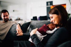 Babyzauber Babyshooting Kassel Inka Englisch Homestory Neugeborene Familienshooting zuhause