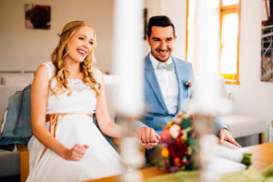 Heiraten zu zweit Hochzeitsfotografie Hochzeitsreportage Brautpaar Kassel Inka Englisch Hund 2021