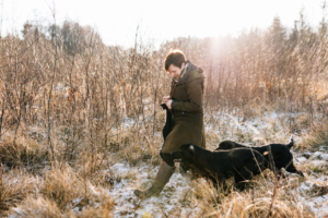 Fotograf Kassel Hundetraining Labrador - Hundeshooting mit Dummy-Training bei Kassel Labrador Retriever Tierlehrerin Reportage Inka Englisch